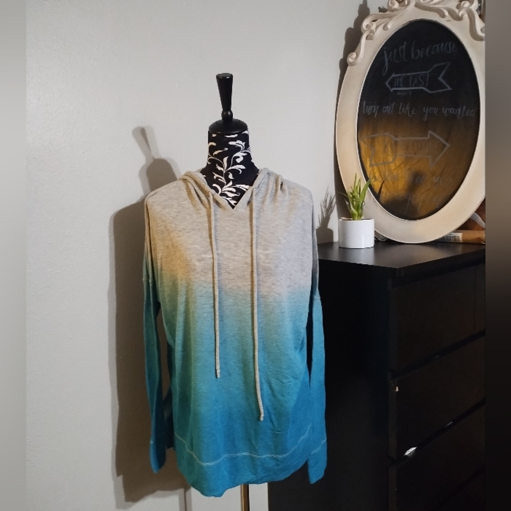 ENTI Sweater with Drawstring Hood